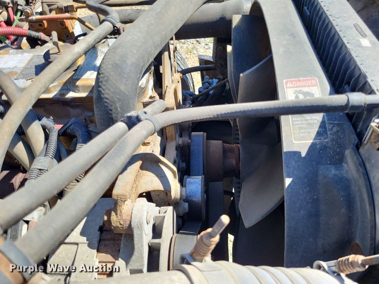 image for item LS9745 2001 Freightliner FL60  box truck