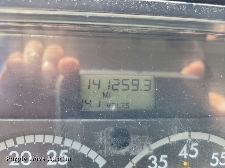 image for item LS9745 2001 Freightliner FL60  box truck