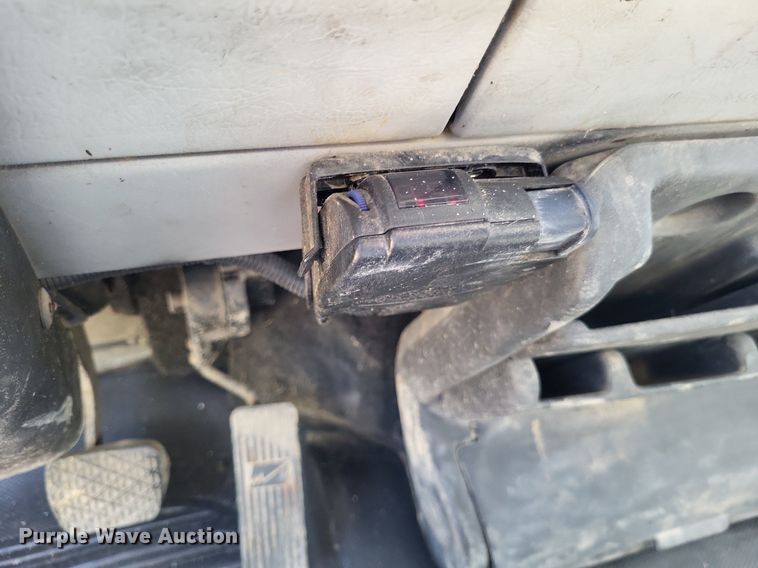 image for item LS9745 2001 Freightliner FL60  box truck