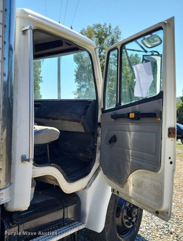 image for item LS9745 2001 Freightliner FL60  box truck