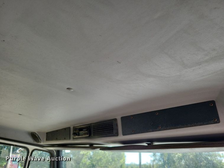 image for item LS9745 2001 Freightliner FL60  box truck