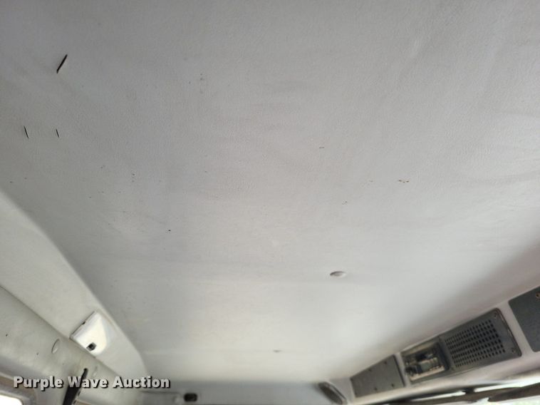 image for item LS9745 2001 Freightliner FL60  box truck