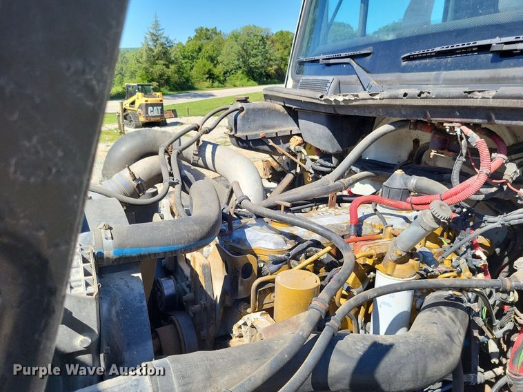 image for item LS9745 2001 Freightliner FL60  box truck