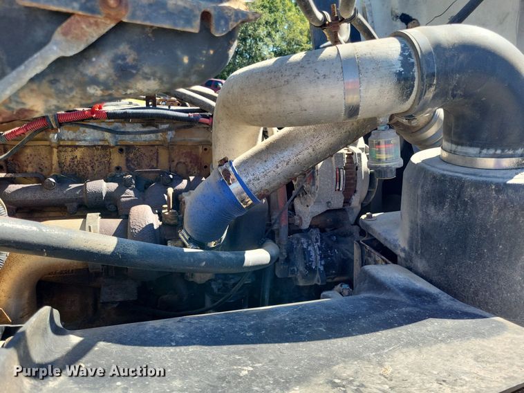 image for item LS9745 2001 Freightliner FL60  box truck