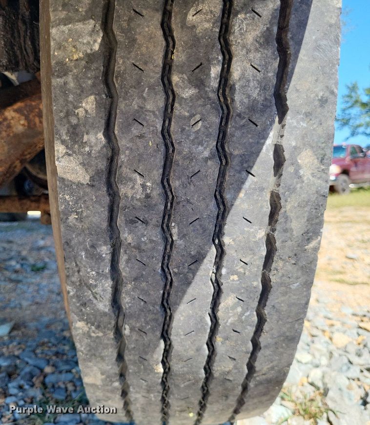 image for item LS9745 2001 Freightliner FL60  box truck