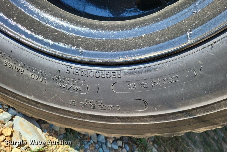 image for item LS9745 2001 Freightliner FL60  box truck