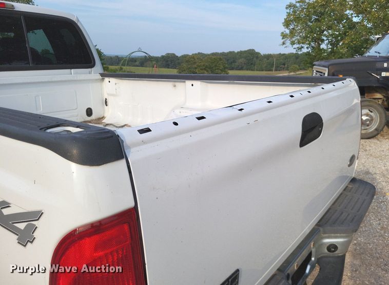 image for item LS9771 2004 Ford F350 Super Duty XLT  SuperCab pickup truck