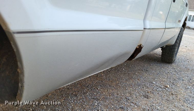 image for item LS9771 2004 Ford F350 Super Duty XLT  SuperCab pickup truck