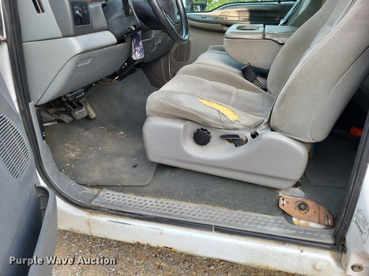 image for item LS9771 2004 Ford F350 Super Duty XLT  SuperCab pickup truck