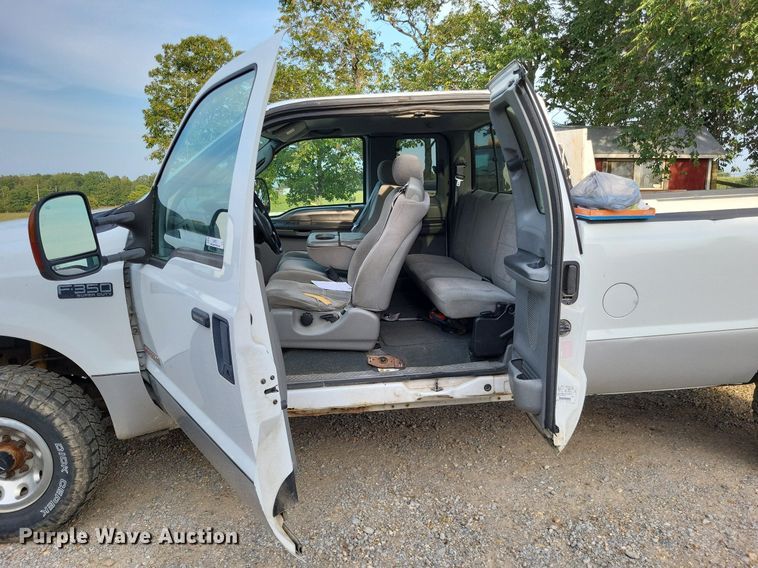 image for item LS9771 2004 Ford F350 Super Duty XLT  SuperCab pickup truck