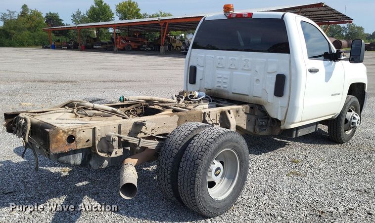 image for item LS9788 2016 Chevrolet Silverado 3500HD pickup truck cab and chassis