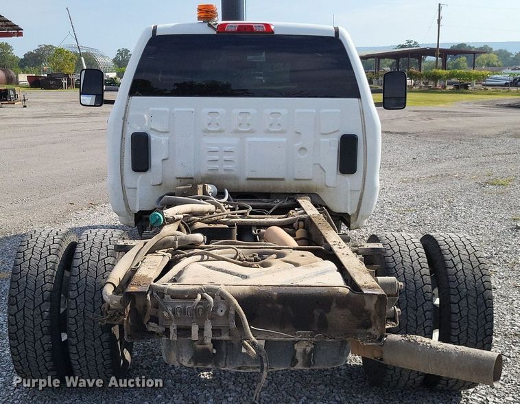 image for item LS9788 2016 Chevrolet Silverado 3500HD pickup truck cab and chassis