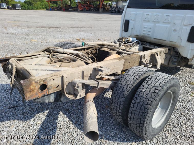 image for item LS9788 2016 Chevrolet Silverado 3500HD pickup truck cab and chassis