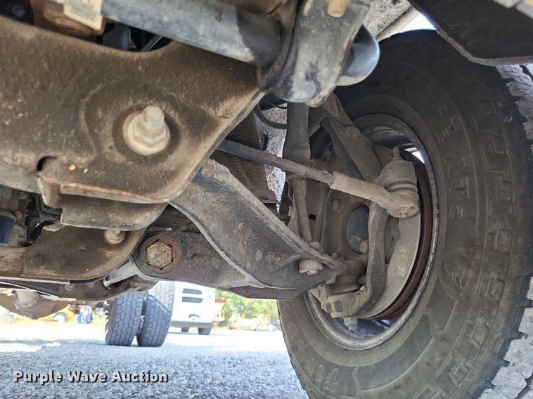 image for item LS9788 2016 Chevrolet Silverado 3500HD pickup truck cab and chassis