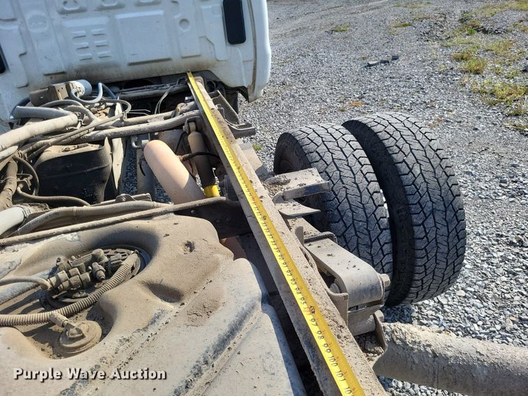 image for item LS9788 2016 Chevrolet Silverado 3500HD pickup truck cab and chassis