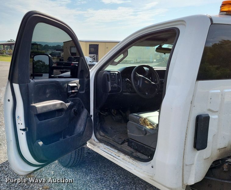 image for item LS9788 2016 Chevrolet Silverado 3500HD pickup truck cab and chassis