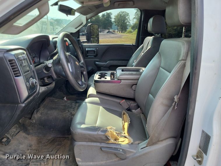 image for item LS9788 2016 Chevrolet Silverado 3500HD pickup truck cab and chassis