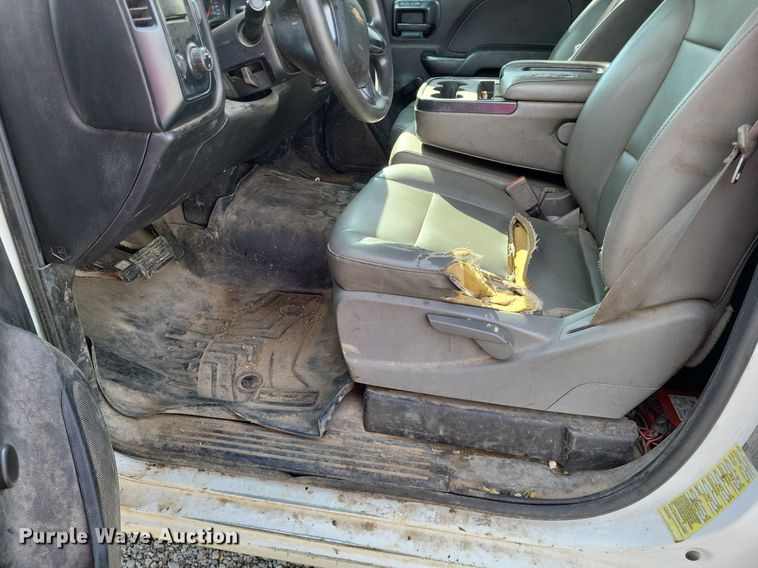 image for item LS9788 2016 Chevrolet Silverado 3500HD pickup truck cab and chassis