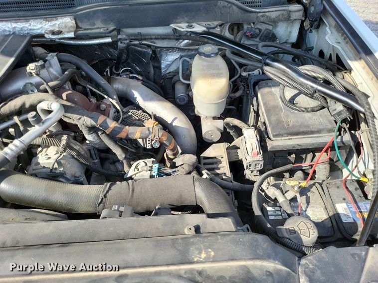 image for item LS9788 2016 Chevrolet Silverado 3500HD pickup truck cab and chassis