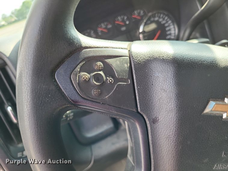 image for item LS9788 2016 Chevrolet Silverado 3500HD pickup truck cab and chassis