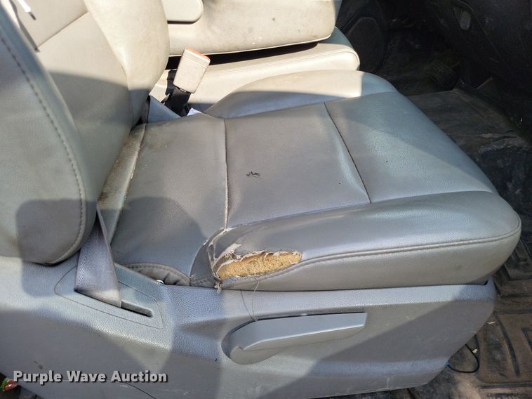 image for item LS9788 2016 Chevrolet Silverado 3500HD pickup truck cab and chassis