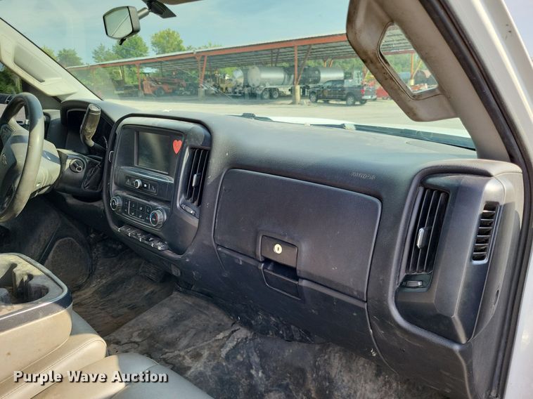 image for item LS9788 2016 Chevrolet Silverado 3500HD pickup truck cab and chassis