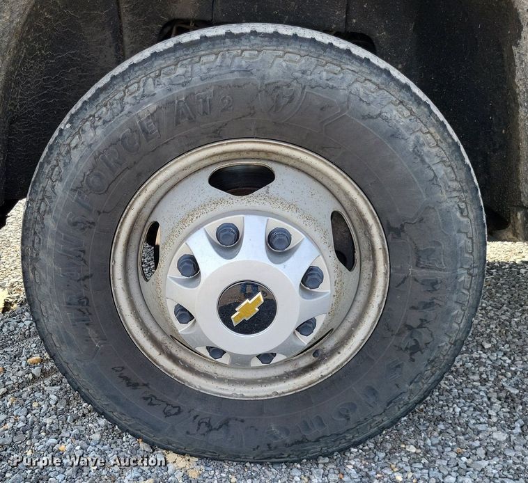 image for item LS9788 2016 Chevrolet Silverado 3500HD pickup truck cab and chassis