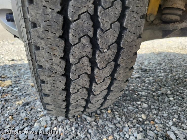 image for item LS9788 2016 Chevrolet Silverado 3500HD pickup truck cab and chassis