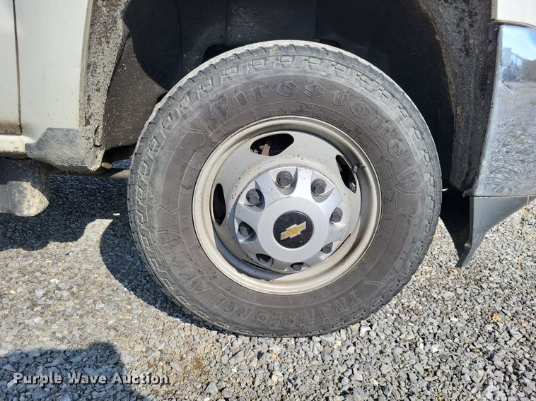 image for item LS9788 2016 Chevrolet Silverado 3500HD pickup truck cab and chassis