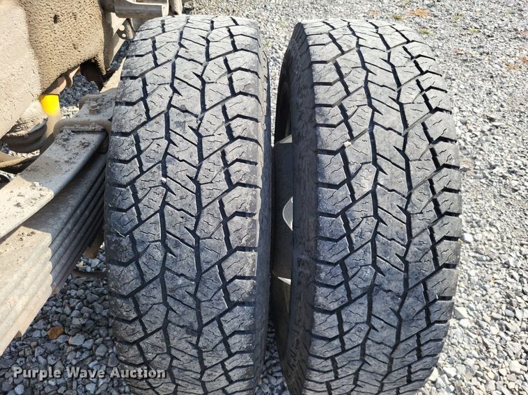 image for item LS9788 2016 Chevrolet Silverado 3500HD pickup truck cab and chassis