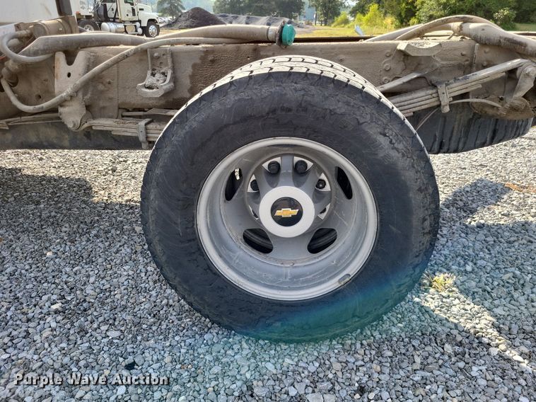 image for item LS9788 2016 Chevrolet Silverado 3500HD pickup truck cab and chassis