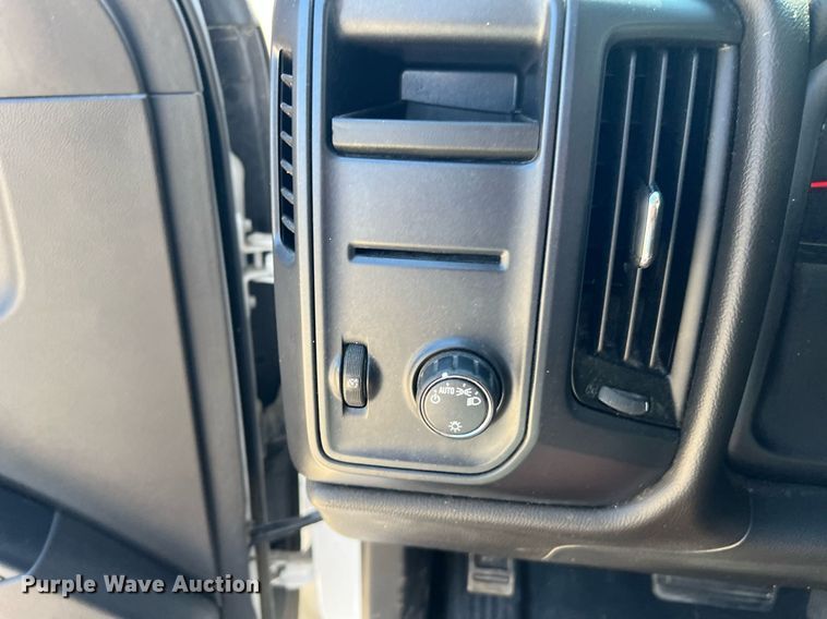 image for item LU9788 2018 Chevrolet Silverado 1500  pickup truck