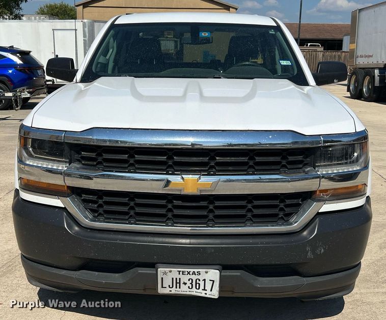 image for item LU9789 2018 Chevrolet Silverado 1500  Double Cab pickup truck