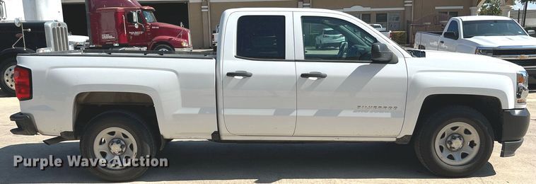 image for item LU9789 2018 Chevrolet Silverado 1500  Double Cab pickup truck