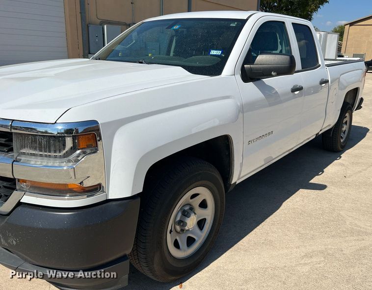 image for item LU9789 2018 Chevrolet Silverado 1500  Double Cab pickup truck