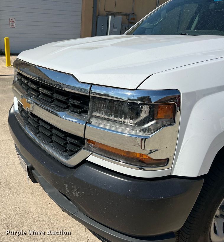 image for item LU9789 2018 Chevrolet Silverado 1500  Double Cab pickup truck