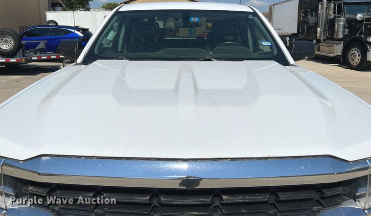 image for item LU9789 2018 Chevrolet Silverado 1500  Double Cab pickup truck