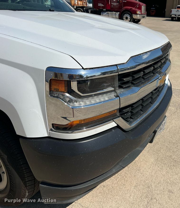 image for item LU9789 2018 Chevrolet Silverado 1500  Double Cab pickup truck