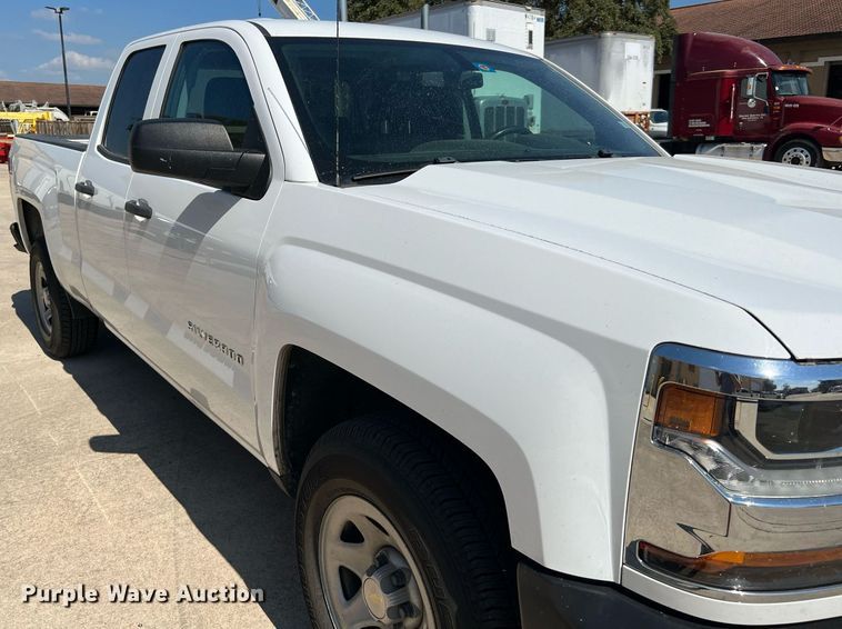 image for item LU9789 2018 Chevrolet Silverado 1500  Double Cab pickup truck