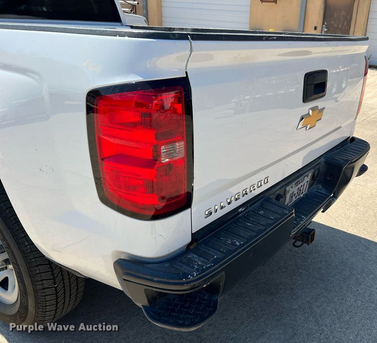 image for item LU9789 2018 Chevrolet Silverado 1500  Double Cab pickup truck