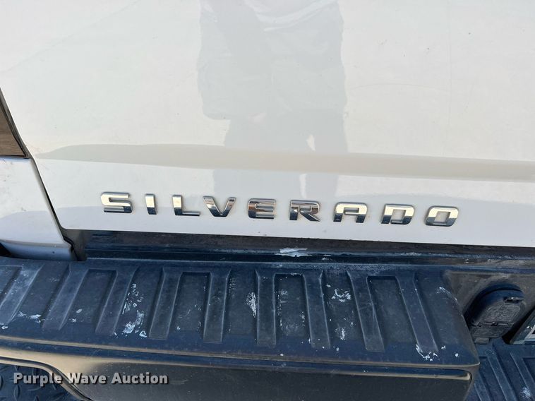 image for item LU9789 2018 Chevrolet Silverado 1500  Double Cab pickup truck