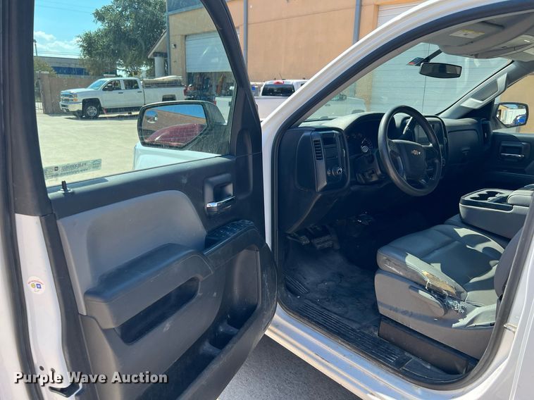 image for item LU9789 2018 Chevrolet Silverado 1500  Double Cab pickup truck