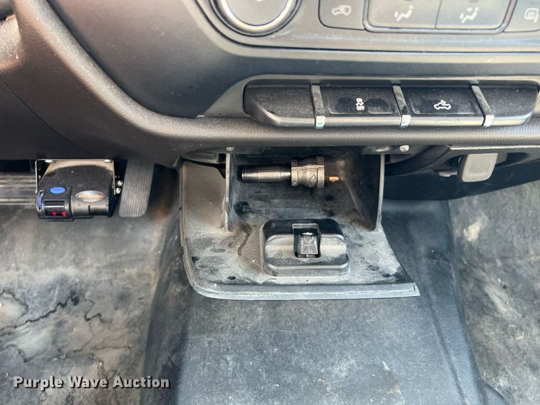 image for item LU9789 2018 Chevrolet Silverado 1500  Double Cab pickup truck