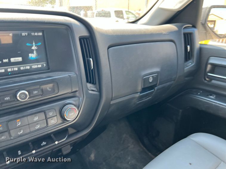 image for item LU9789 2018 Chevrolet Silverado 1500  Double Cab pickup truck