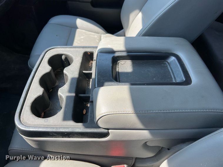 image for item LU9789 2018 Chevrolet Silverado 1500  Double Cab pickup truck