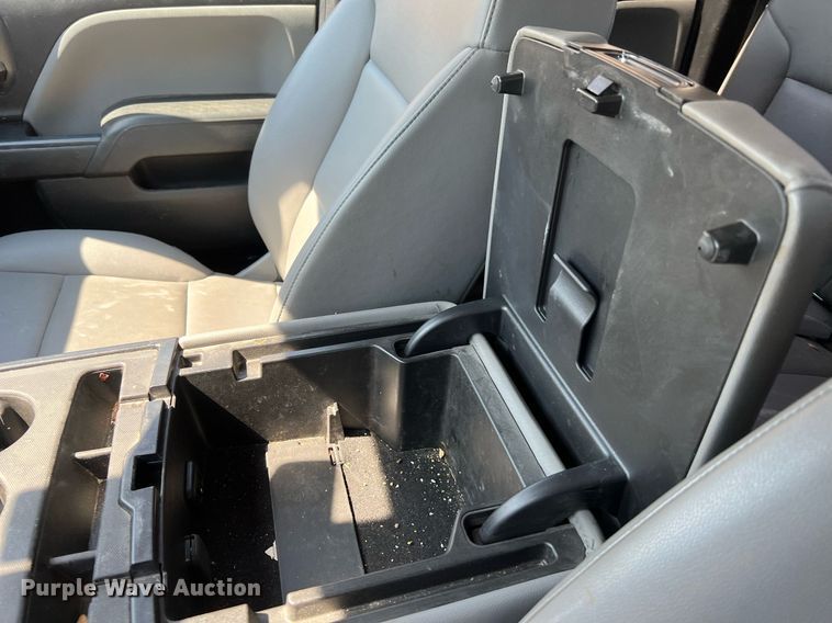 image for item LU9789 2018 Chevrolet Silverado 1500  Double Cab pickup truck