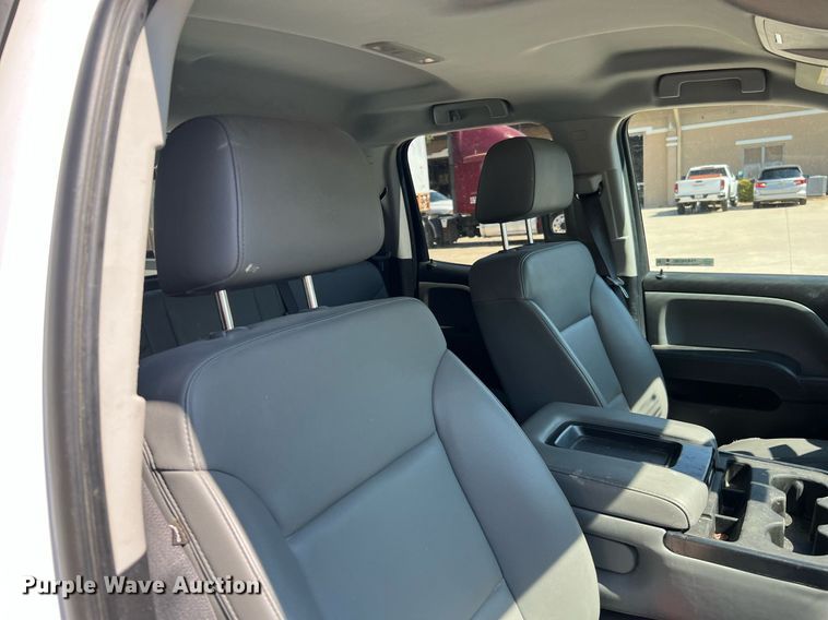 image for item LU9789 2018 Chevrolet Silverado 1500  Double Cab pickup truck