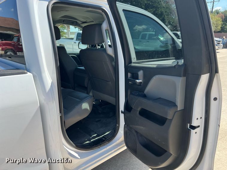 image for item LU9789 2018 Chevrolet Silverado 1500  Double Cab pickup truck