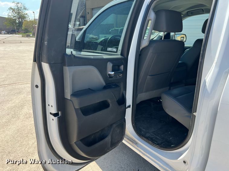 image for item LU9789 2018 Chevrolet Silverado 1500  Double Cab pickup truck