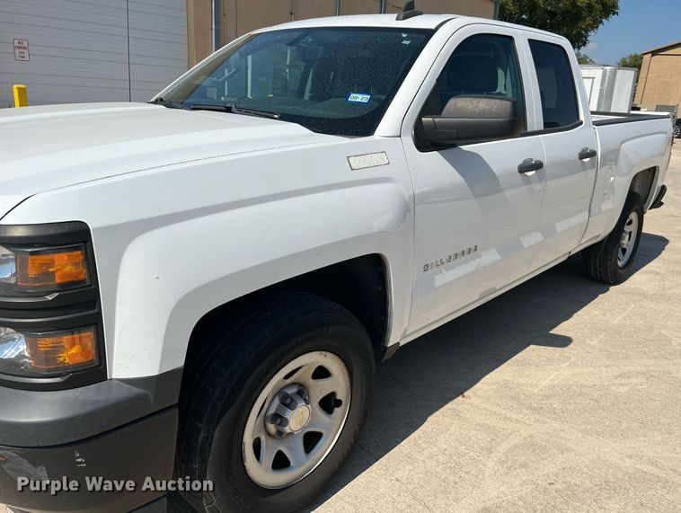 image for item LU9790 2015  Chevrolet Silverado 1500  Double Cab pickup truck